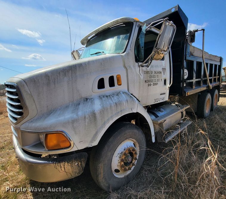 2007 Sterling LT8500  dump truck - JS9635