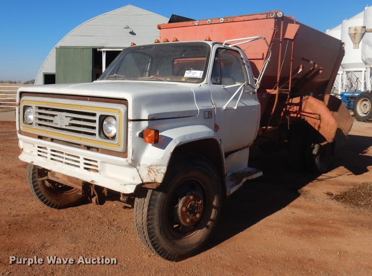 1982 Chevrolet C50  feed mixer truck - DK4331
