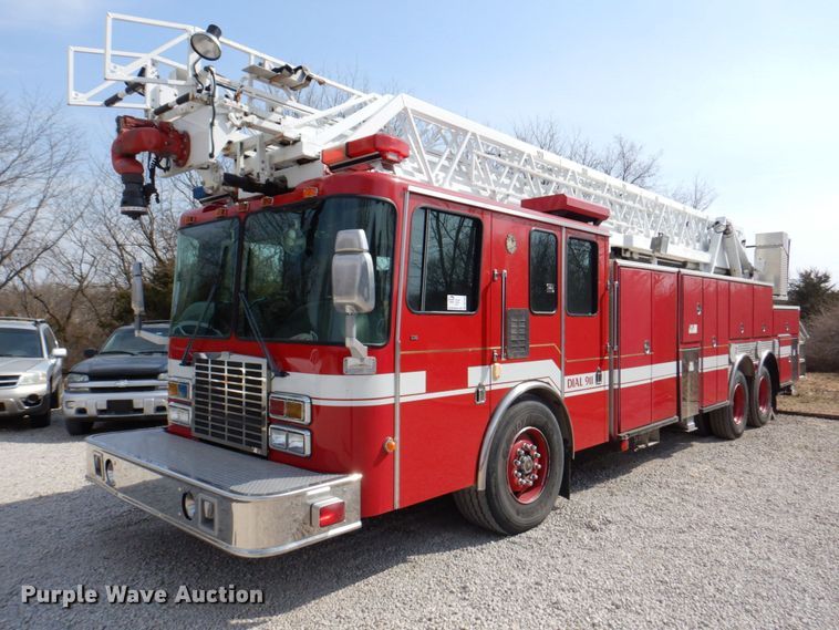 1998 HME  ladder fire truck - DN1459