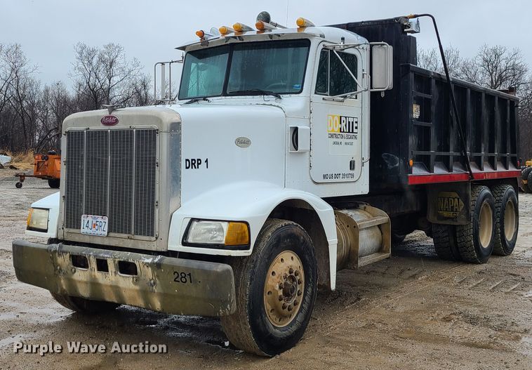 1990 Peterbilt 375  dump truck - IF9375