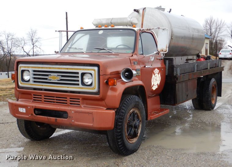 1979 Chevrolet C70  flatbed truck with water tank - JJ9215