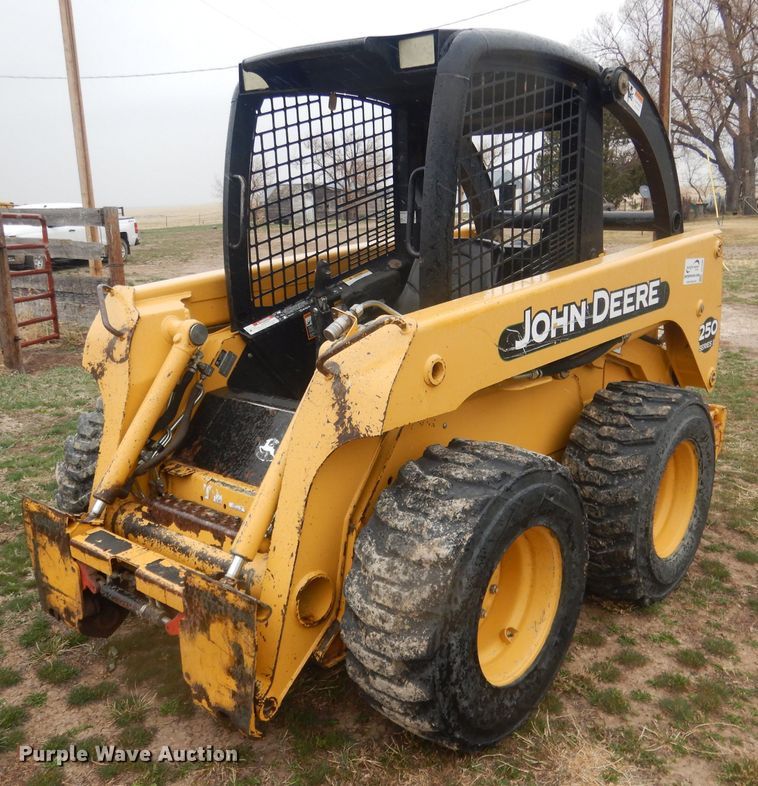 2003 John Deere 250 skid steer loader - DJ1298