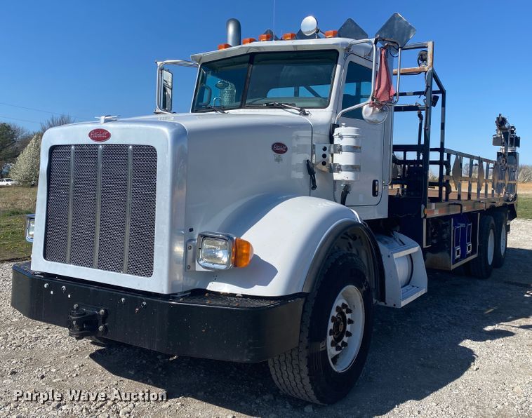 2009 Peterbilt 365  flatbed truck - JN9266