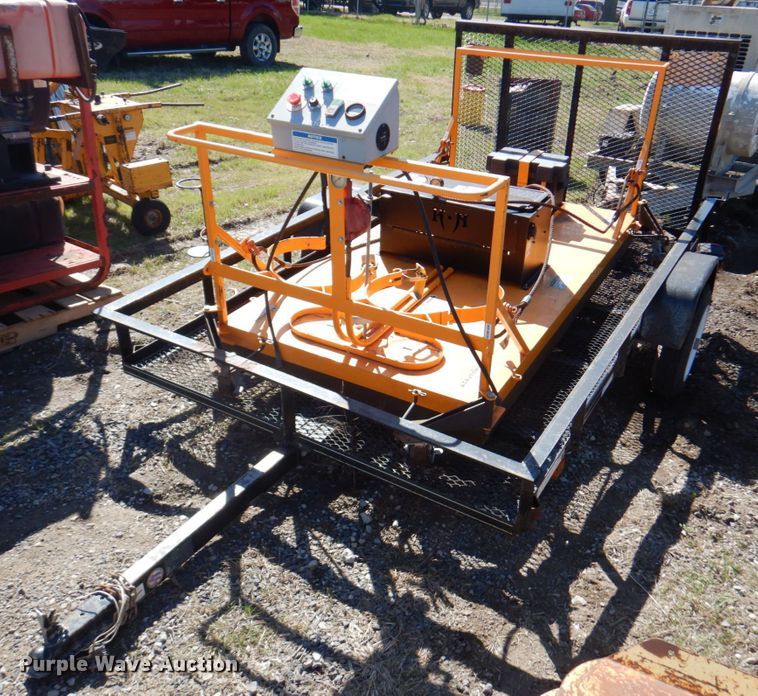 KM International KM2-18X C1M1  asphalt patch heater with Carry-On trailer - JS9071