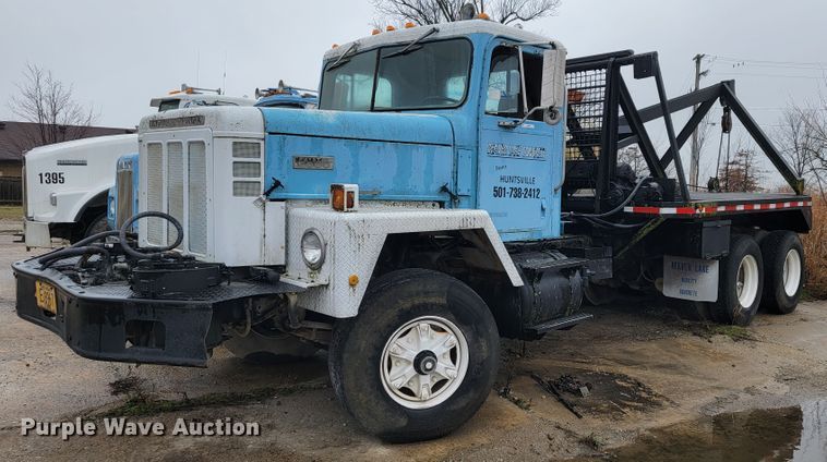 1985 International F5070 tow truck - JE9986