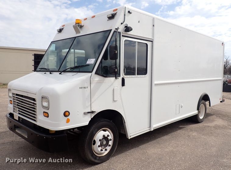 2009 Freightliner MT55  delivery truck - DP4477