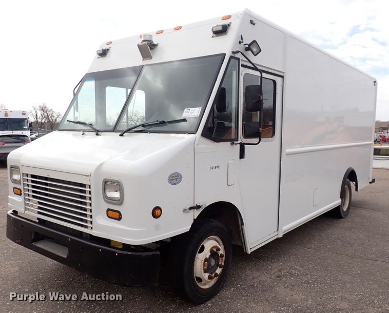2009 Freightliner MT55  delivery truck - DP4478