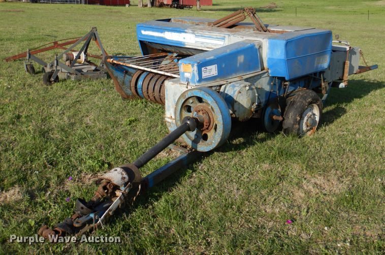 Ford 542  small square baler - DP3929