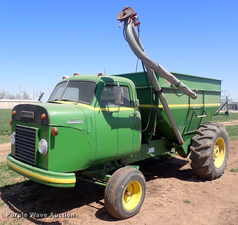 Chevrolet Loadmaster  grain cart - DP4601