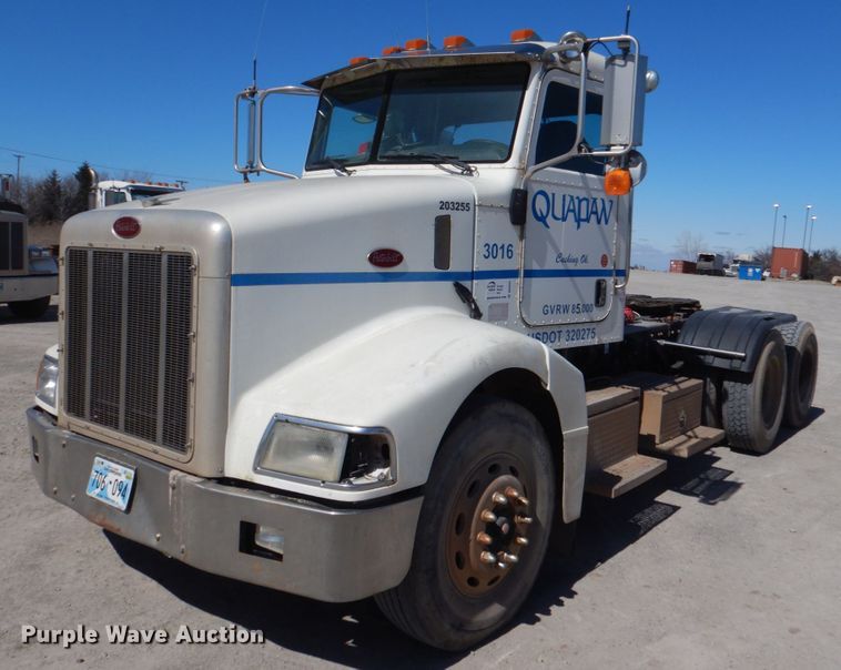2005 Peterbilt 385  semi truck - DK3655