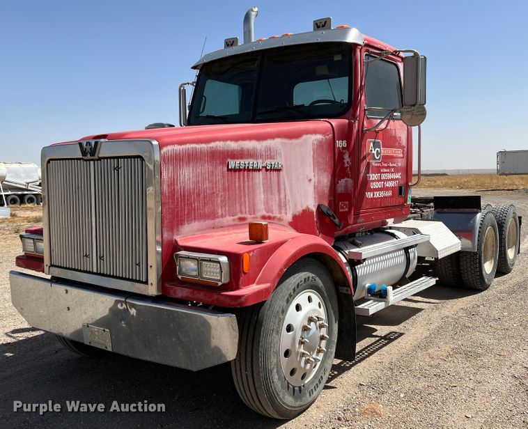 1999 Western Star 4964FX  semi truck - IG9343