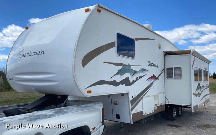 2005 Coachmen Chaparral  camper - JN9278