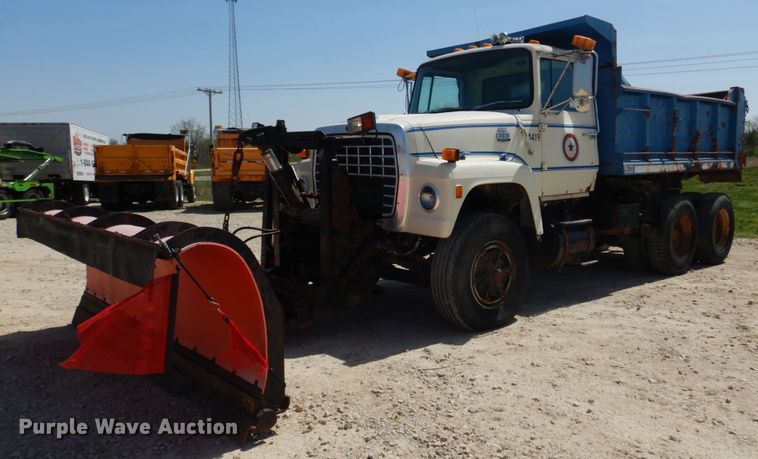1985 Ford LT8000  dump truck - DM7311
