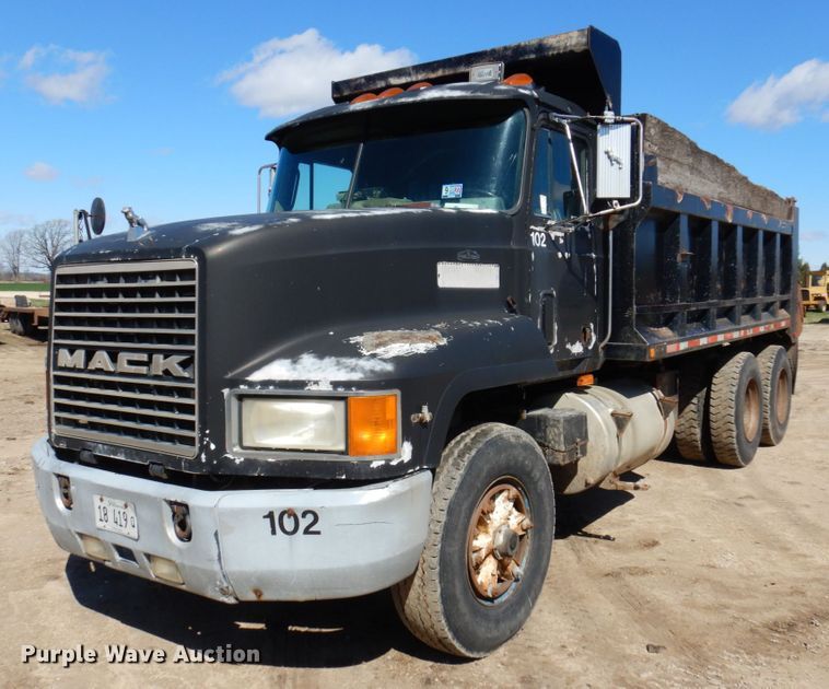 1994 Mack CH600  dump truck - IM9947