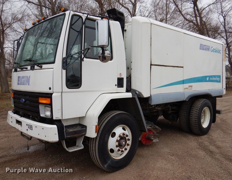 1996 Ford CF7000 street sweeper truck - JK9360