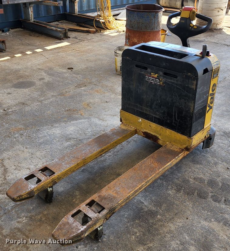 Yale MPB040-EN24T2748  electric pallet jack - KT9776