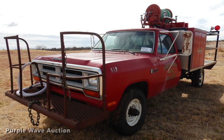 1989 Dodge W350  brush fire truck - DK4413