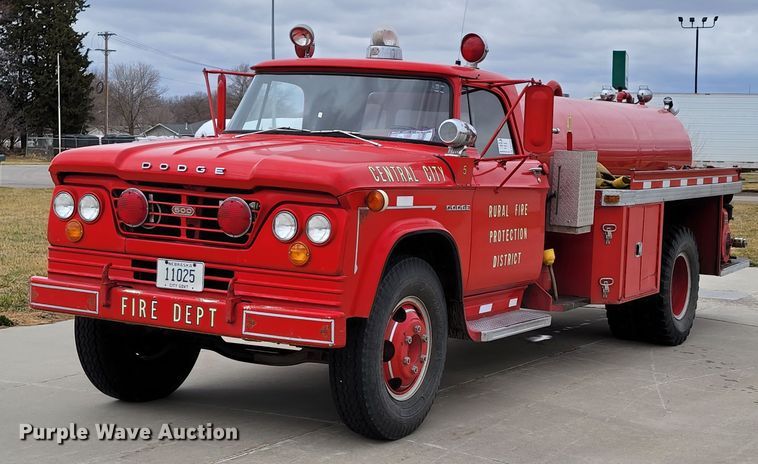 1963 Dodge D500  pumper fire truck - DN7306