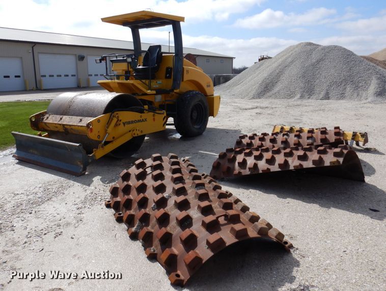 2005 Vibromax VM66  single drum vibratory roller - IM9960