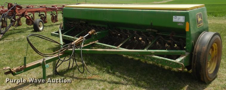 John Deere 8350  grain drill - DK0879