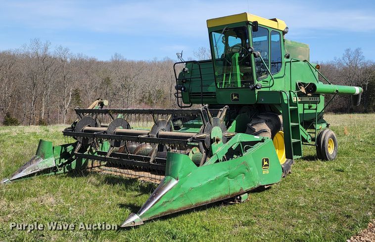 John Deere 4400  combine - KT9783