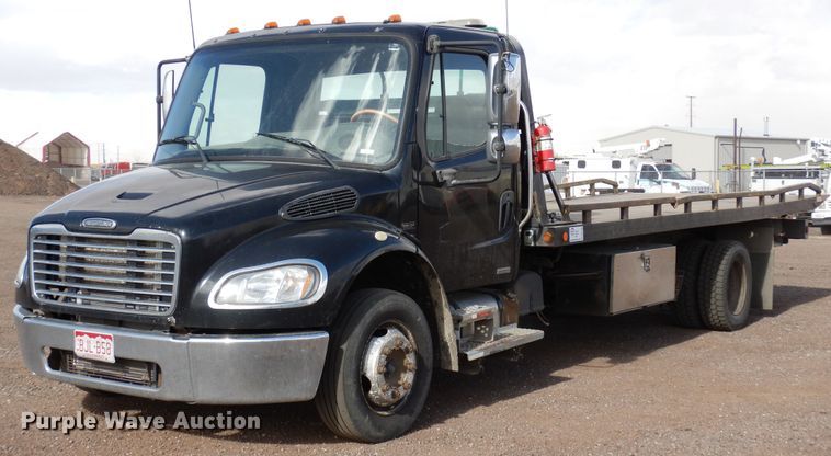 2006 Freightliner M106  rollback truck - DR1160