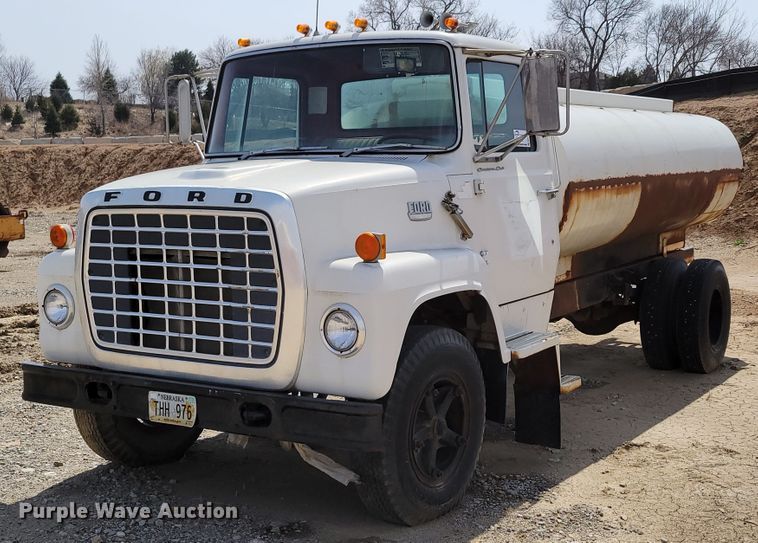 1974 Ford 750  water truck - DN7339