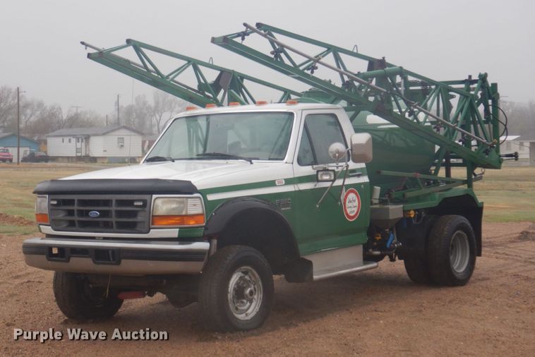 1996 Ford F350  applicator truck - DM5433