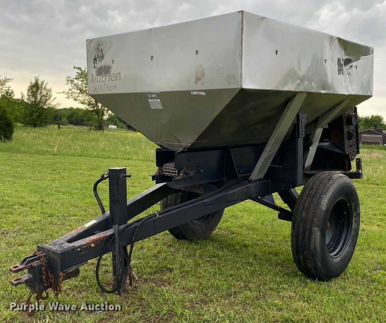 1996 Adams  spreader - JU9214