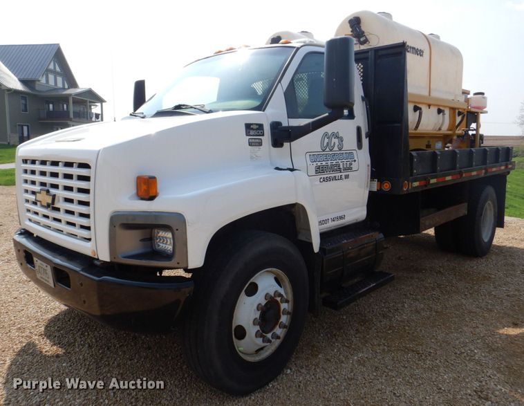 2005 Chevrolet C8500  flatbed truck - DS8026