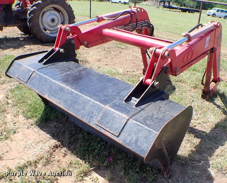 Mahindra ML235  loader - MF9426