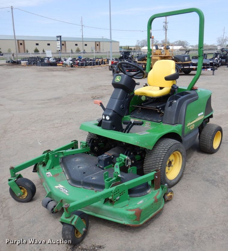 John Deere 1445  lawn mower - MF9599