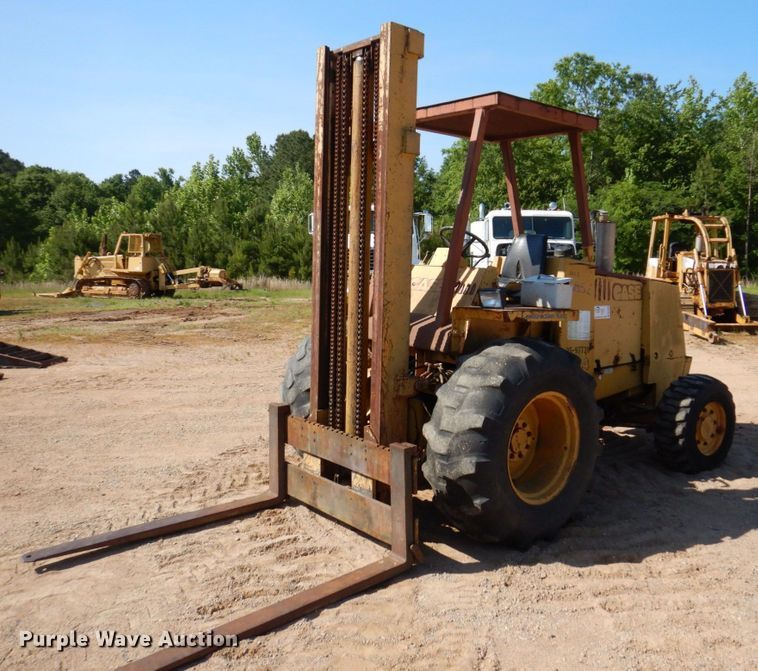Case 585E  forklift - DL3754