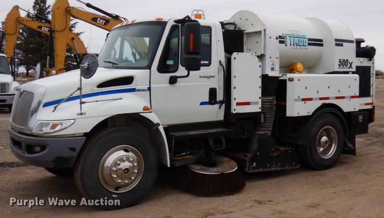 2010 International DuraStar 4300  street sweeper truck - MF9557