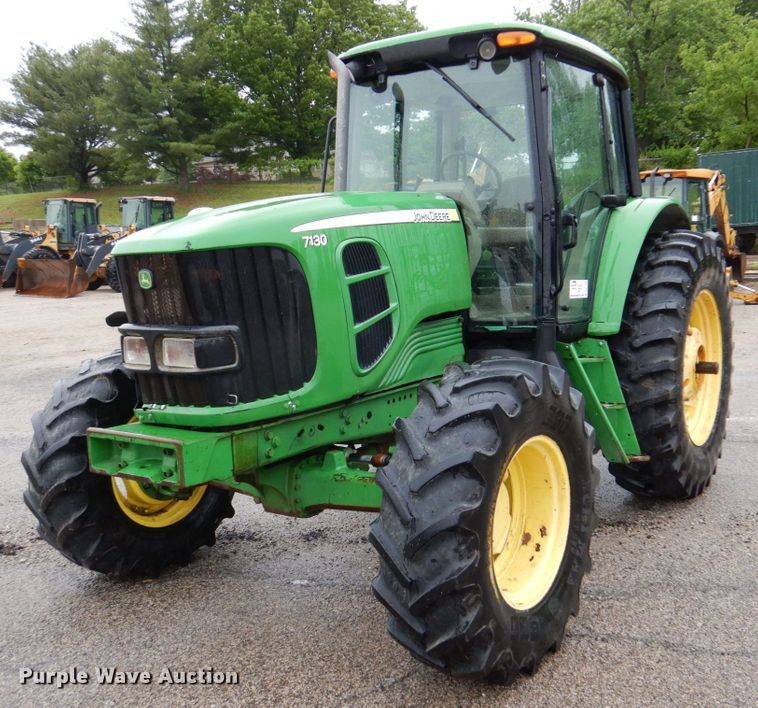 John Deere 7130  MFWD tractor - DN7450