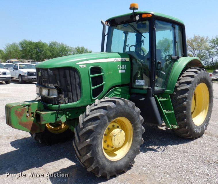 John Deere 7130  MFWD tractor - DP5492