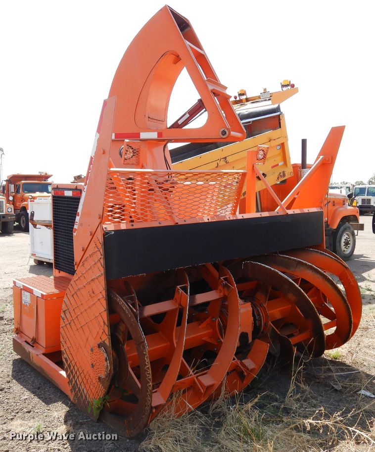 1995 Kodiak  snow blower - DR1189