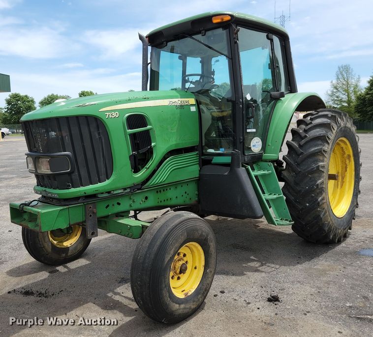John Deere 7130  tractor - JM9054