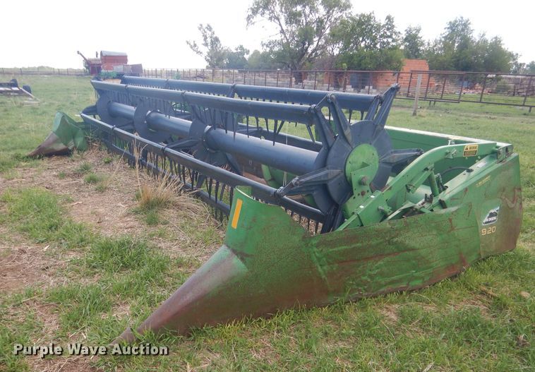 1988 John Deere 920  flex head - DJ1319