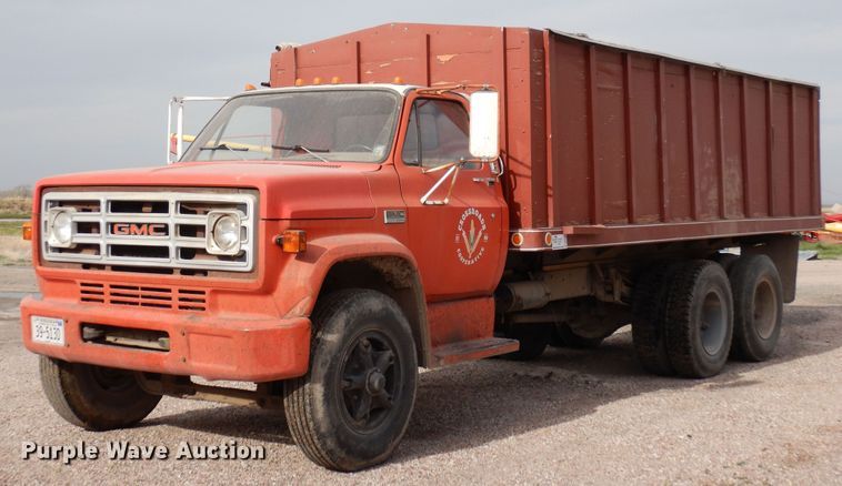 1975 GMC 6500  grain truck - DR1182
