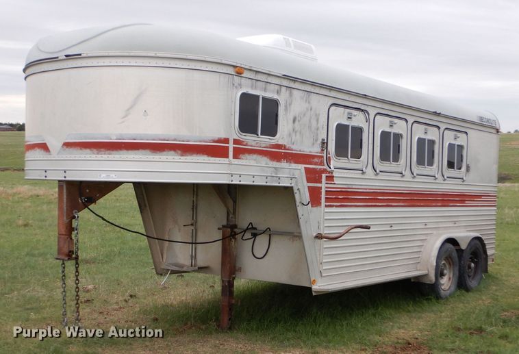 1988 Featherlite  horse trailer - LS9205