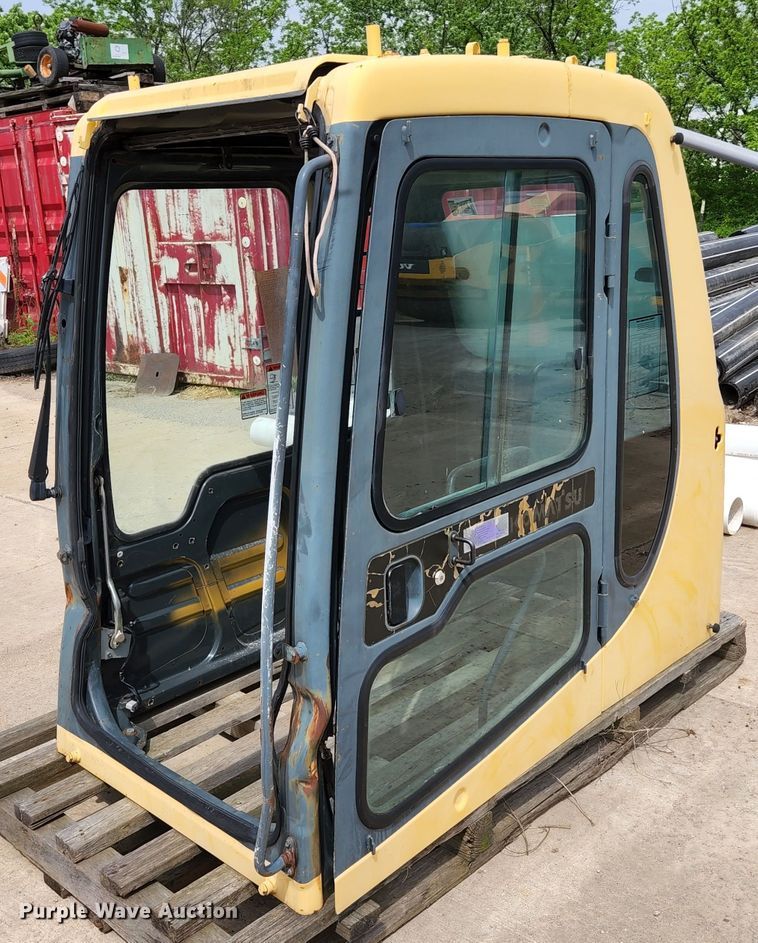 Komatsu  excavator cab - DM7412