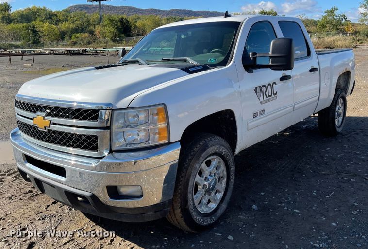 2011 Chevrolet Silverado 2500HD  Crew Cab pickup truck - IK9601