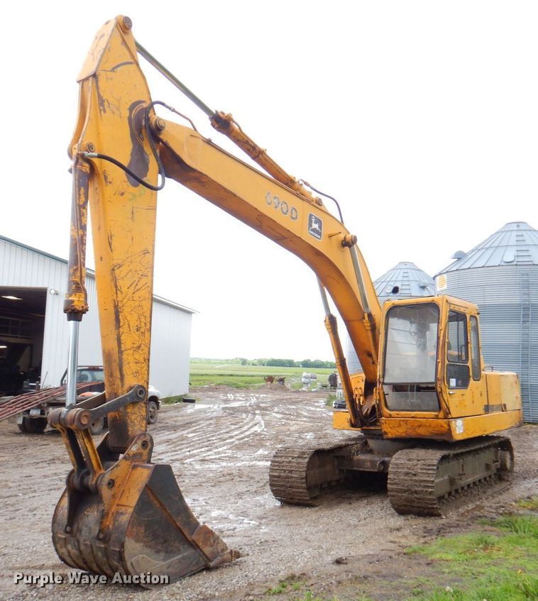 1987 John Deere 690D  excavator - DP4209