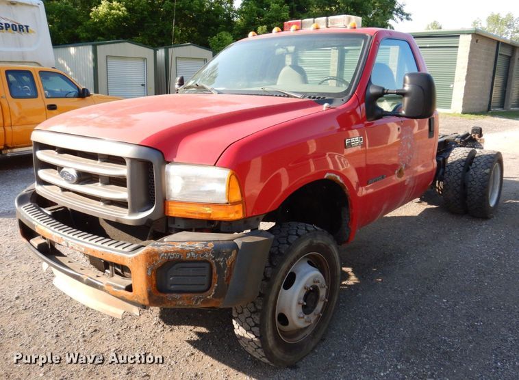 2000 Ford F550 Super Duty XL  truck cab and chassis - KR9309
