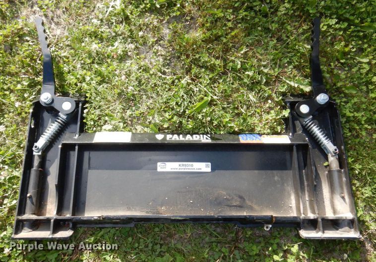 2021 Paladin  skid steer adapter - KR9310