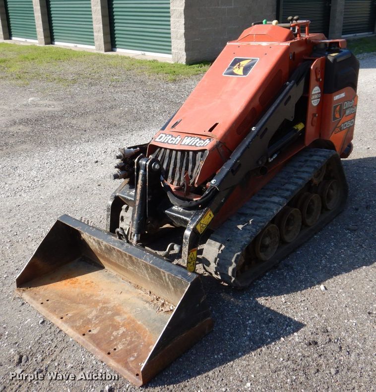 2018 Ditch Witch SK1050  compact utility loader - KR9311