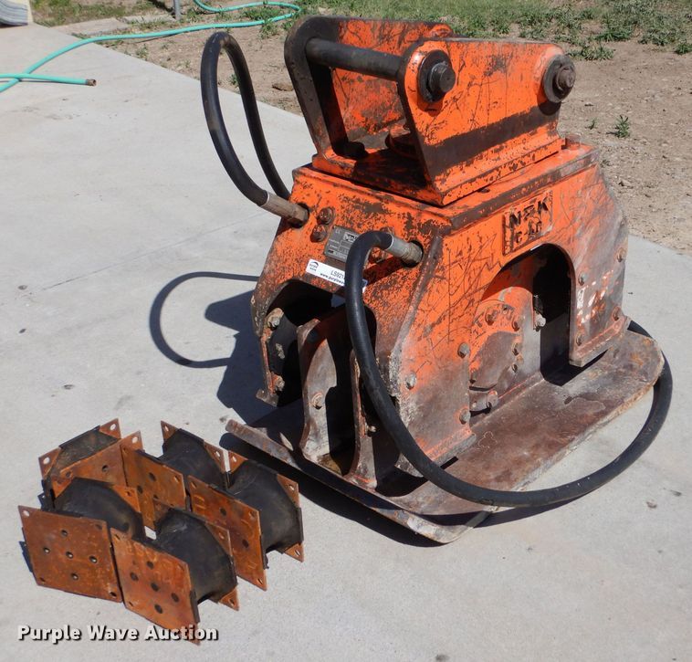 NPK C-4C  excavator plate compactor - LS9218