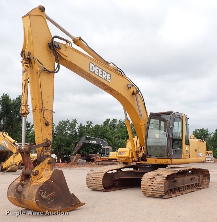 2003 John Deere 200C LC  excavator - MF9498