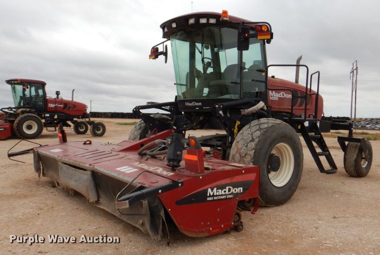 2016 MacDon M205  windrower - DP4048